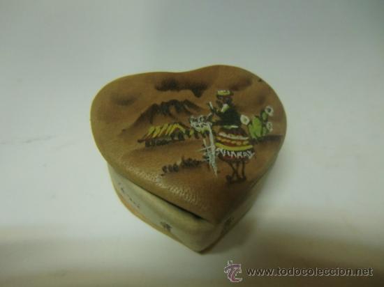Antig&uuml;edades: Cajita forma de coraz&oacute;n - Foto 4