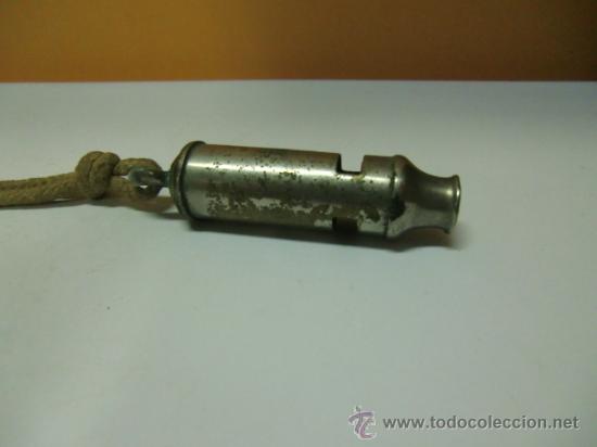 Antig&uuml;edades: Silbato de metal antiguo - Foto 2