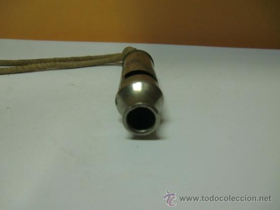 Antig&uuml;edades: Silbato de metal antiguo - Foto 1