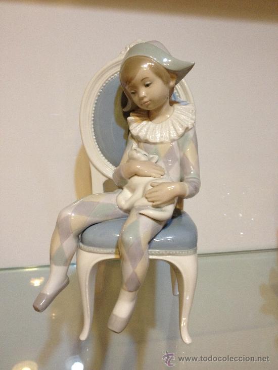 Antig&uuml;edades: LLADR&Oacute; -   NI&Ntilde;O  ARLEQUIN SENTADO - Foto 1
