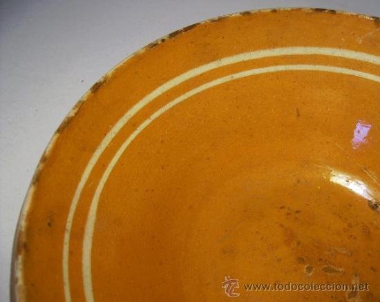 Antig&uuml;edades: Curioso lebrillo ceramica - Foto 2
