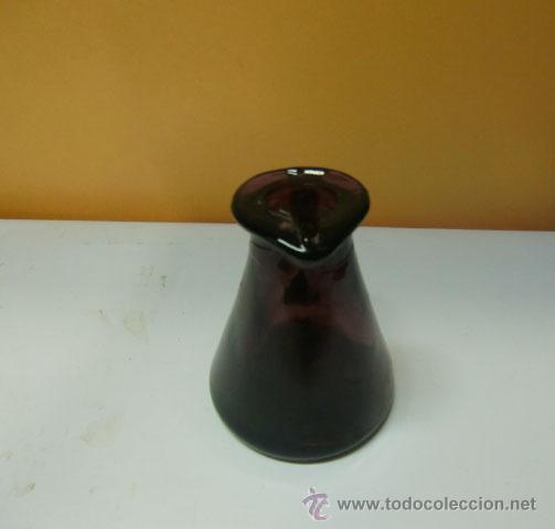Antig&uuml;edades: Jarrita de cristal, irregular. Parece aceitera - Foto 2