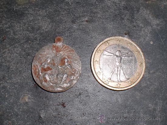 Antig&uuml;edades: Antigua medalla de aluminio - Foto 2