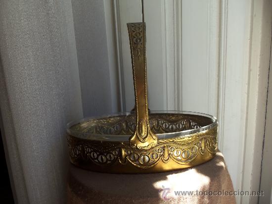 Antig&uuml;edades: antiguo centro de mesa en metal plateado - Foto 1
