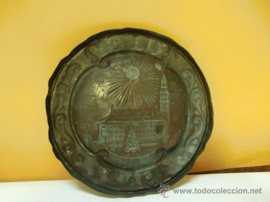 Antig&uuml;edades: Placa de cobre repujado, pone JULEN 1927 - Foto 2