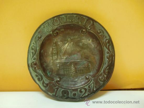Antig&uuml;edades: Placa de cobre repujado, pone JULEN 1927 - Foto 1