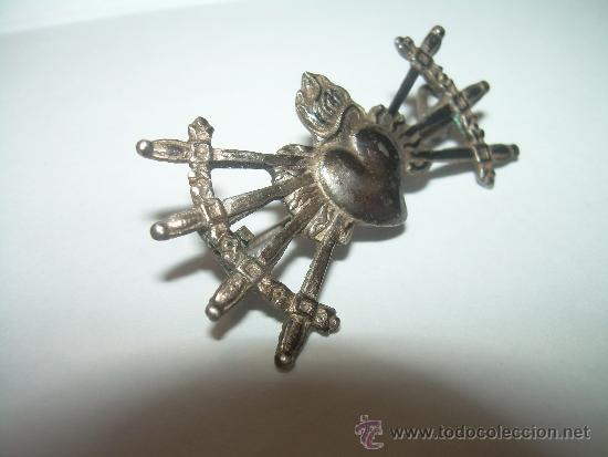Antig&uuml;edades: ANTIGUA MEDALLA DE PLATA-CORAZON 7 ESPADAS - Foto 2