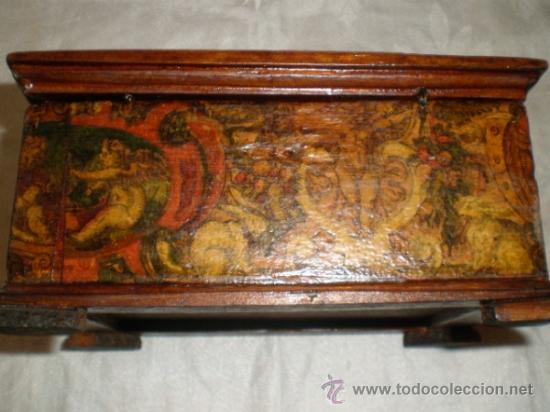 Antig&uuml;edades: caja de madera con aplicacion papel - Foto 4