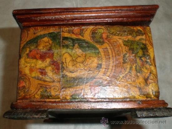 Antig&uuml;edades: caja de madera con aplicacion papel - Foto 3
