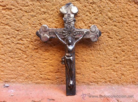 Antig&uuml;edades: Antiguo crucifijo - Foto 1
