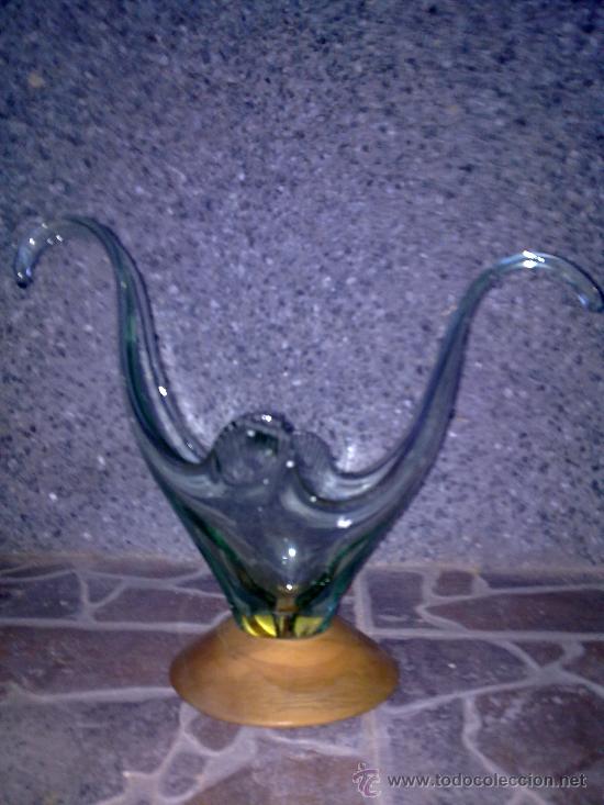 Antig&uuml;edades: precioso centro de mesa en cristal con pie de madera. - Foto 1