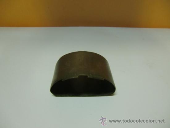 Antig&uuml;edades: Servilletero metal repujado - Foto 2