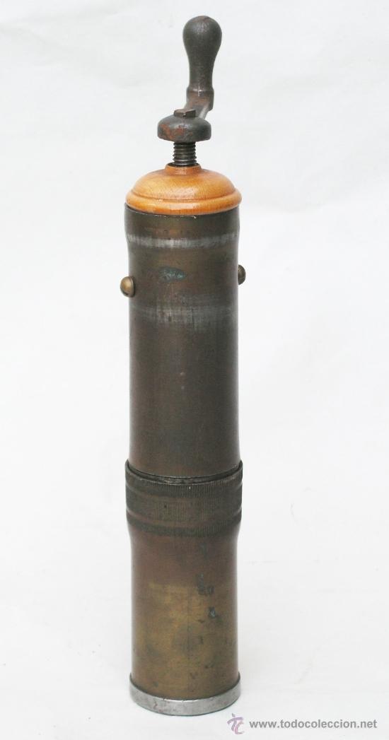Antiques: Molinillo para moka con ba&ntilde;o de cobre. Alemania 1920