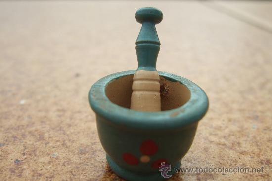 Antig&uuml;edades: MORTERO AZUL CON SU MANO - Foto 1