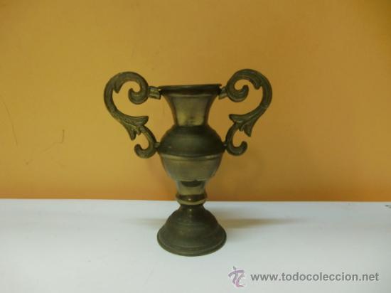 Antig&uuml;edades: Copa de cobre con asas - Foto 1