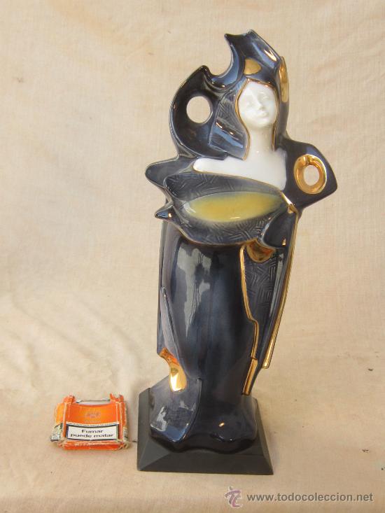 Antig&uuml;edades: FIGURA DE MUJER EN PORCELANA - Foto 1