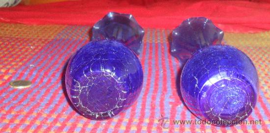 Antig&uuml;edades: 2 jarrones vidrio soplado azul - Foto 3