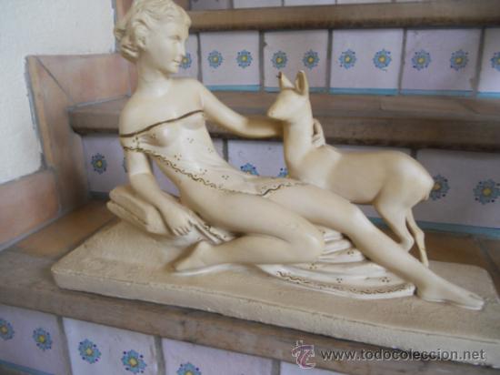 Antig&uuml;edades: FIGURA DE MUJER CON CIERVO - Foto 1
