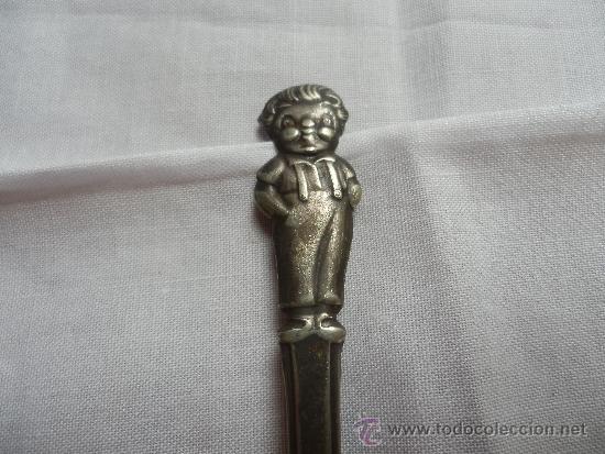 Antig&uuml;edades: TENEDOR CON FIGURA DE NI&Ntilde;O - Foto 2