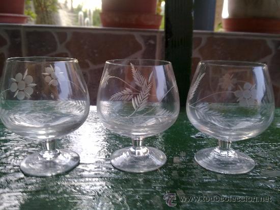 Antig&uuml;edades: antiguas 3 copas de co&ntilde;ac, talladas. - Foto 1