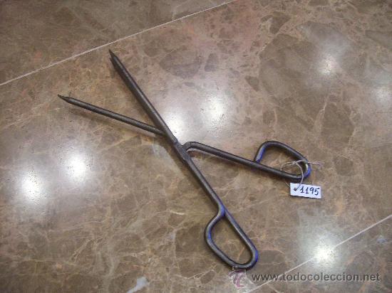 Antig&uuml;edades: ANTIGUAS PINZAS DE HOGAR - Foto 1
