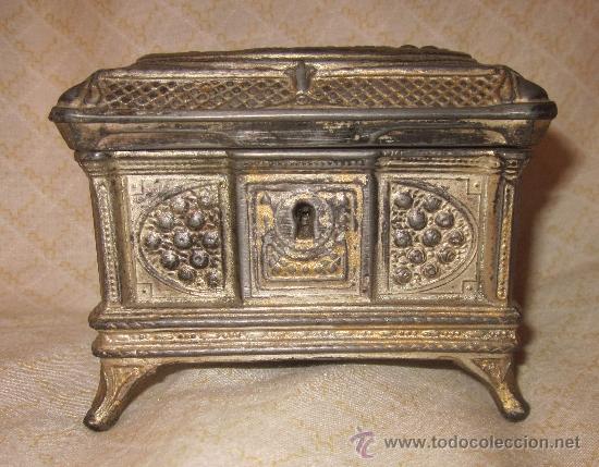 Antig&uuml;edades: ANTIGUO JOYERO CON CERROJO,A&Ntilde;OS 40