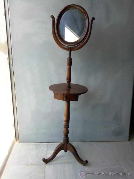 Antig&uuml;edades: Antiguo tocador Isabelino en caoba - Foto 1