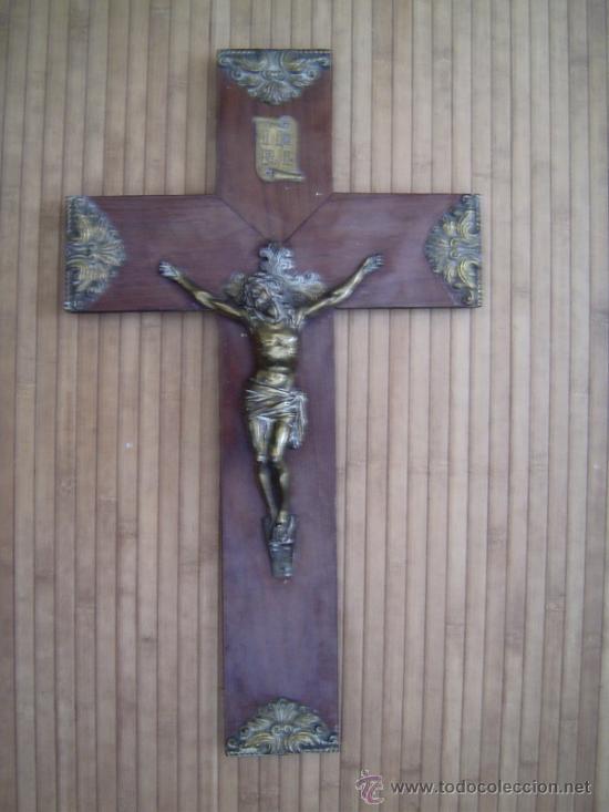 Antig&uuml;edades: CRUCIFIJO ANTIGUO DE BRONCE Y MADERA - Foto 2