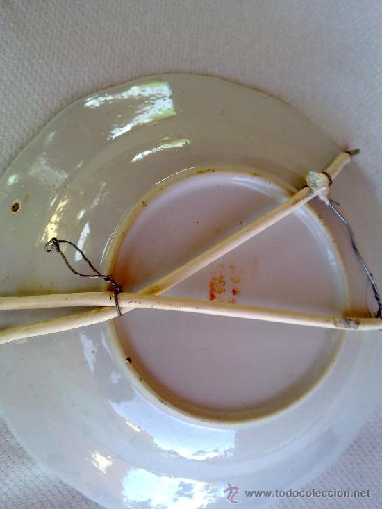 Antig&uuml;edades: antiguo plato chino, con efecto anacarado. - Foto 3