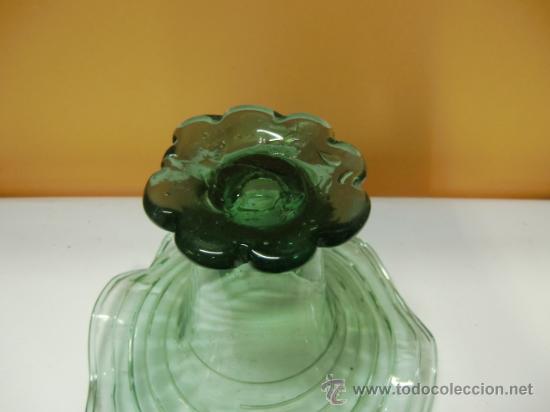 Antig&uuml;edades: Florero de cristal verde - Foto 3