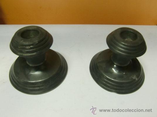 Antig&uuml;edades: Pareja de candelabros de esta&ntilde;o - Foto 1