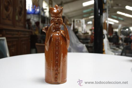 Antig&uuml;edades: BOTIJO D&Oacute;MINE DE BARRO VIDRIADO DE JIM&Eacute;NEZ DE JAMUZ, LE&Oacute;N. ALTURA: 27 CMS.