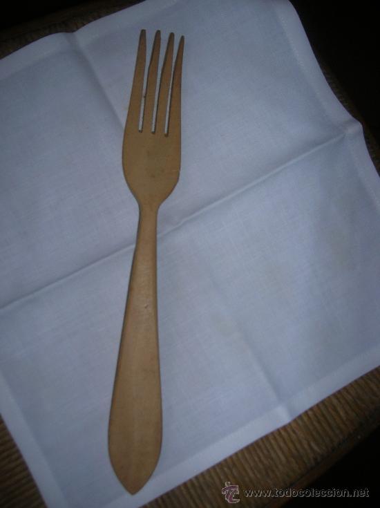 Antig&uuml;edades: TENEDOR    DE    MADERA - Foto 1