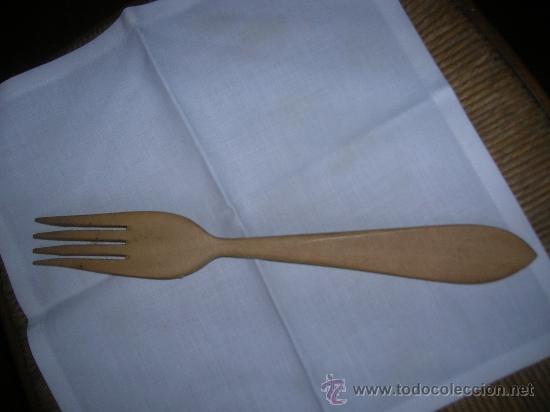 Antig&uuml;edades: TENEDOR    DE    MADERA - Foto 2