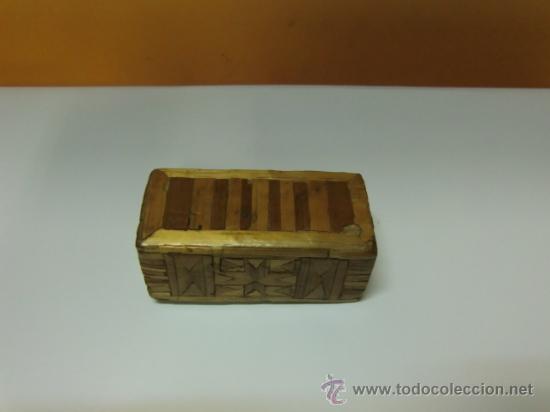 Antig&uuml;edades: Peque&ntilde;a cajita  de varias maderas - Foto 3