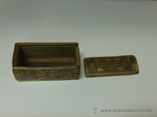 Antig&uuml;edades: Peque&ntilde;a cajita  de varias maderas - Foto 6