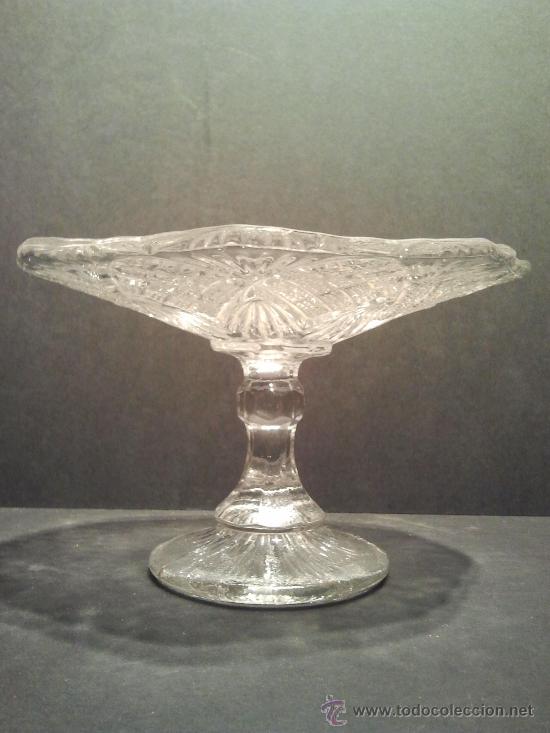 Antig&uuml;edades: Frutero de cristal prensado. - Foto 3