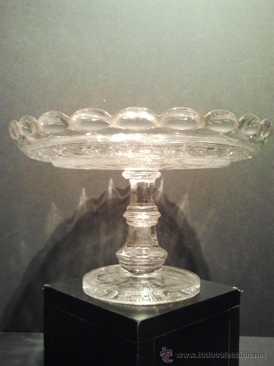Antig&uuml;edades: Frutero de cristal prensado - Foto 3