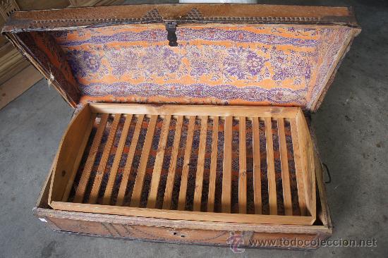 Antig&uuml;edades: Ba&uacute;l de &eacute;poca a&ntilde;o1700 aprox - Foto 2