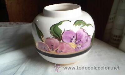 Antig&uuml;edades: Bonito Florero de Manises pintado a mano. - Foto 1
