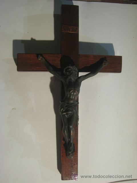 Antig&uuml;edades: Cruz madera con Cristo de bronce - Foto 1