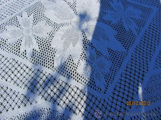 Antig&uuml;edades: COLCHA EN HILO HECHA A GANCHILLO, 200x190 cms - Foto 3