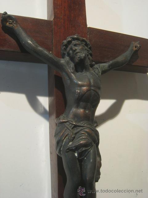 Antig&uuml;edades: Cruz madera con Cristo de bronce - Foto 2