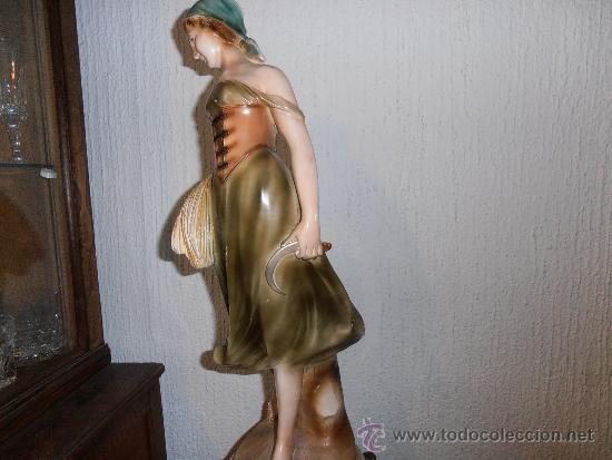 Antig&uuml;edades: FIGURA DE CAMPESINA CON HOZ Y ESPIGAS - Foto 5