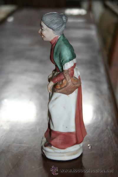 Antig&uuml;edades: FIGURA DE ANCIANA REF.5307 - Foto 3
