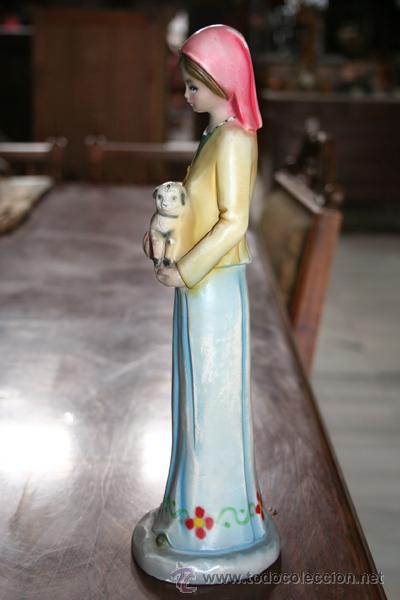 Antig&uuml;edades: FIGURA CHICA CON CORDERO REF.5309 - Foto 3