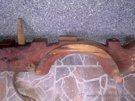 Antig&uuml;edades: antiguo yugo de buey. - Foto 3