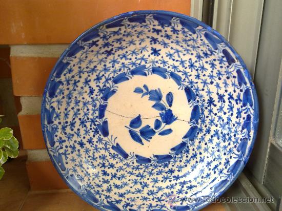 Antig&uuml;edades: antiquisimo plato de manises, con la&ntilde;as de epoca. - Foto 1
