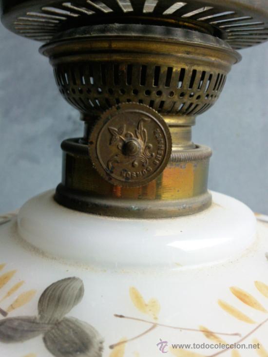 Antig&uuml;edades: Antiguo quinque de opalina blanca pintada a mano - Foto 5