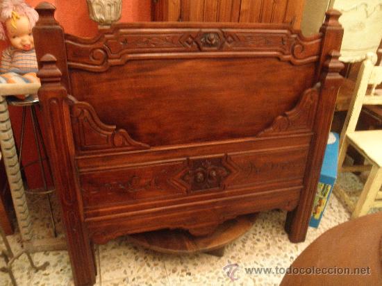 Antig&uuml;edades: EXTRAODIN&Aacute;RIA CAMA DE CAOBA 120 CM - Foto 1